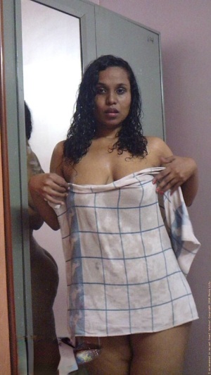 East Indian Nude Girl Chubby - Free Indian Mature Pictures at Ideal Mature .com