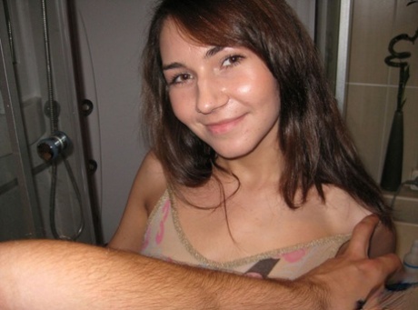 Young amateur has sex with her boyfriend while in a bathroom 43911772